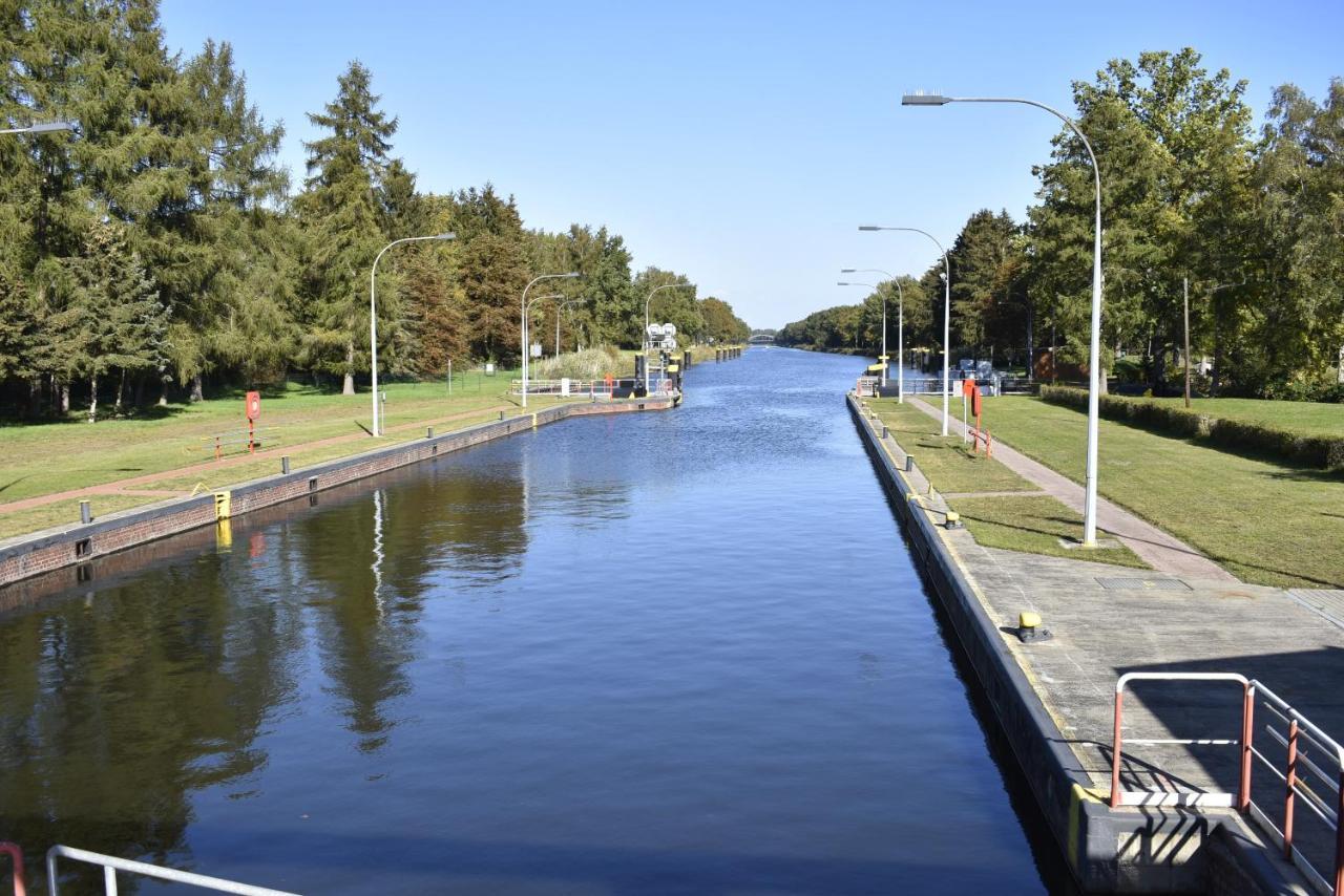 Pension Zur Schleuse Garni Am Elbe Luebeck - Kanal In Witzeeze Exterior photo