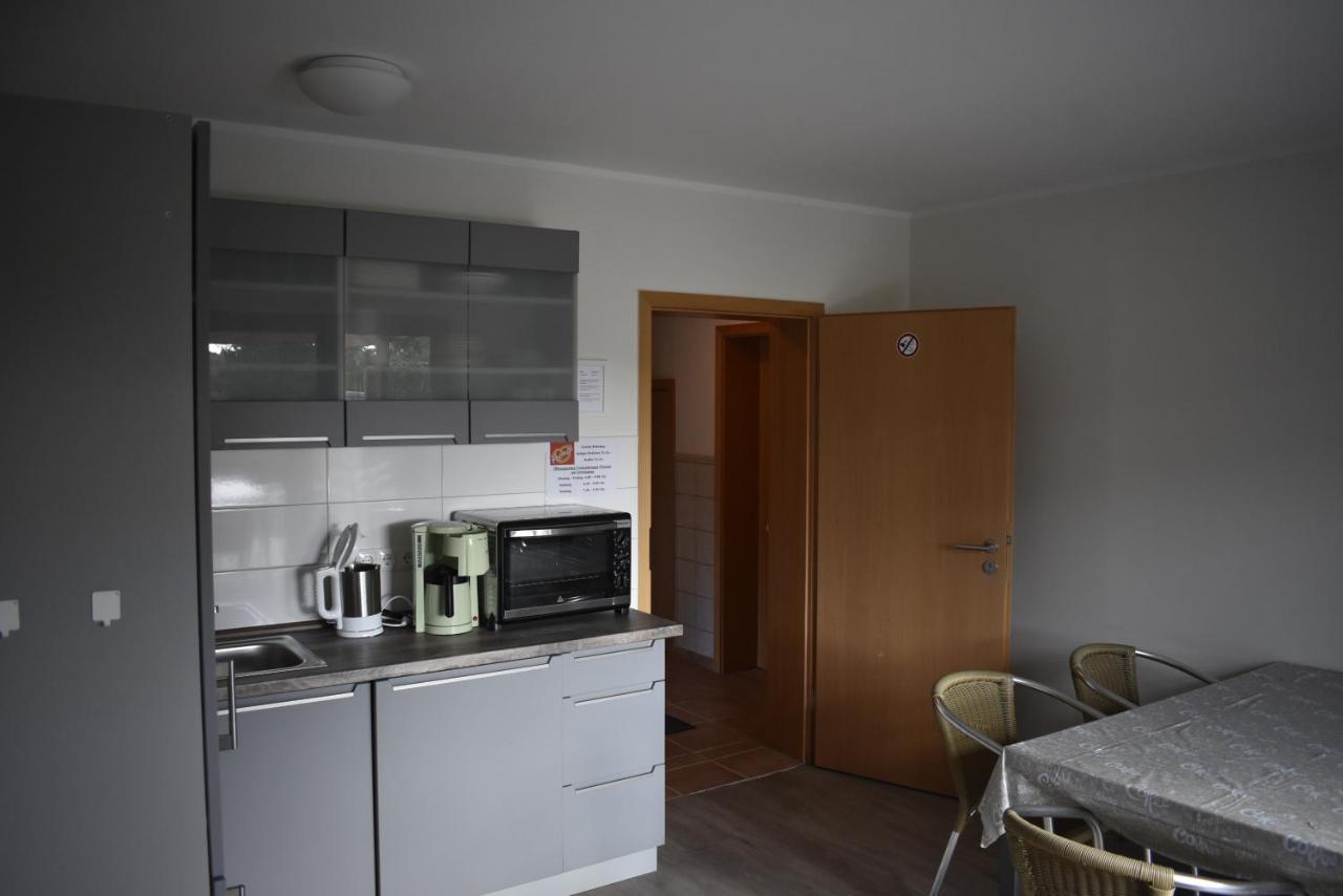 Pension Zur Schleuse Garni Am Elbe Luebeck - Kanal In Witzeeze Exterior photo