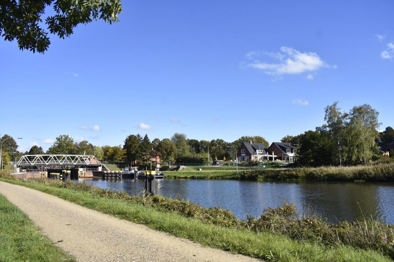 Pension Zur Schleuse Garni Am Elbe Luebeck - Kanal In Witzeeze Exterior photo