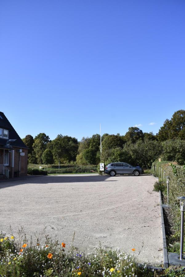 Pension Zur Schleuse Garni Am Elbe Luebeck - Kanal In Witzeeze Exterior photo