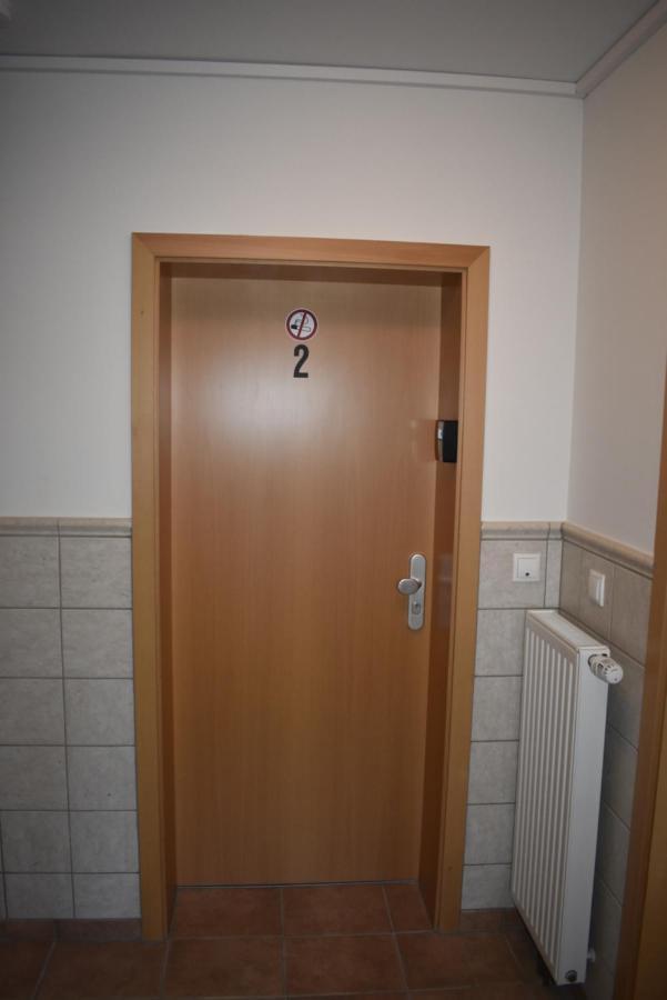 Pension Zur Schleuse Garni Am Elbe Luebeck - Kanal In Witzeeze Exterior photo